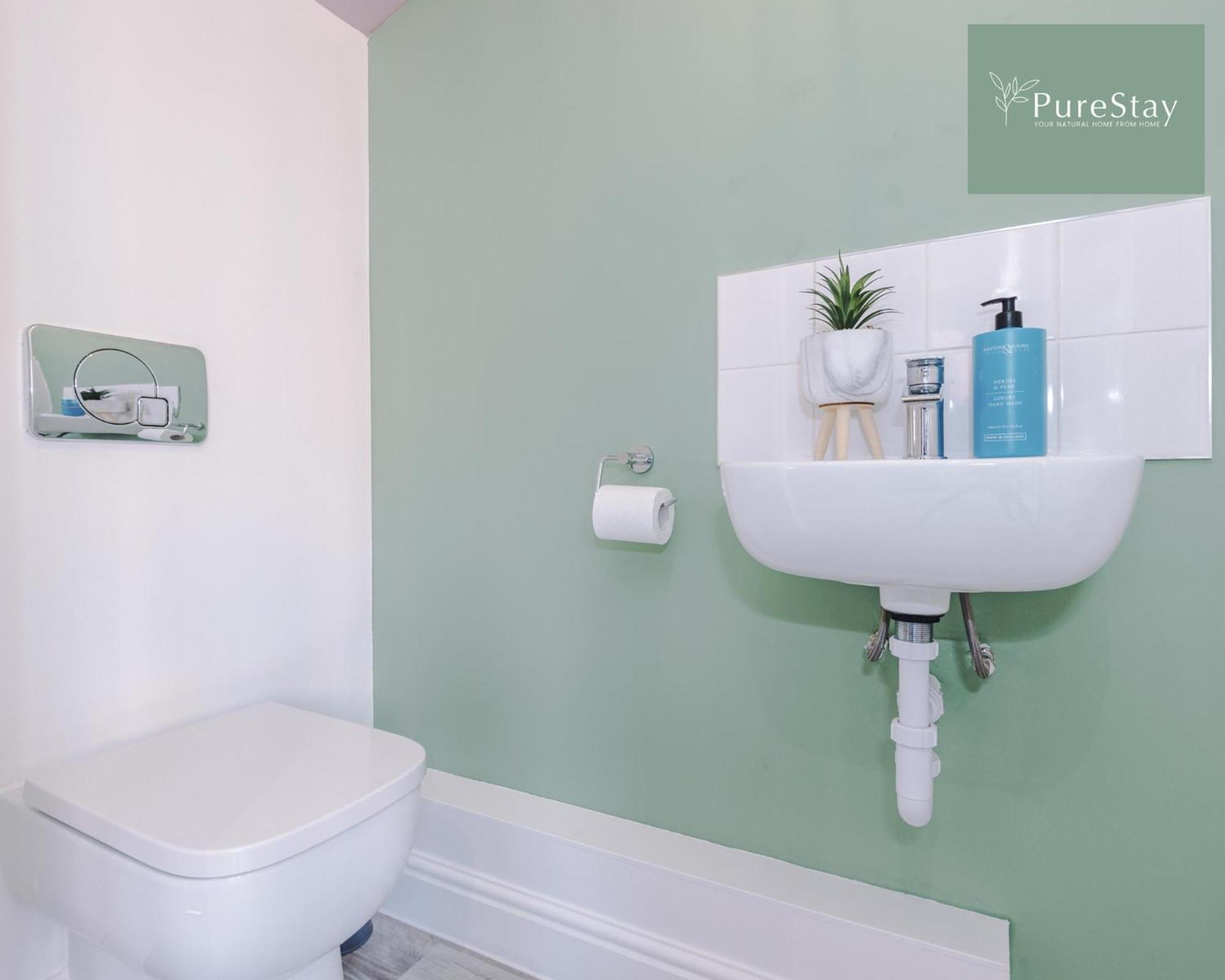 Stunning Five Bedroom Manchester House With Free Parking By Purestay Short Lets & Serviced Accommodation Εξωτερικό φωτογραφία
