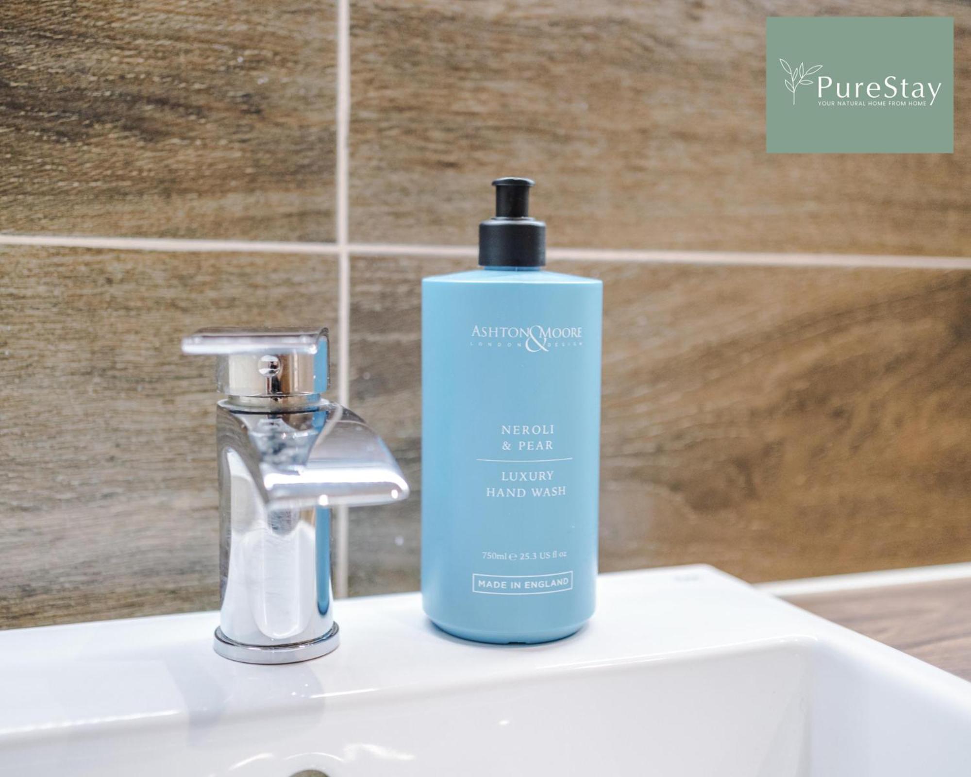 Stunning Five Bedroom Manchester House With Free Parking By Purestay Short Lets & Serviced Accommodation Εξωτερικό φωτογραφία