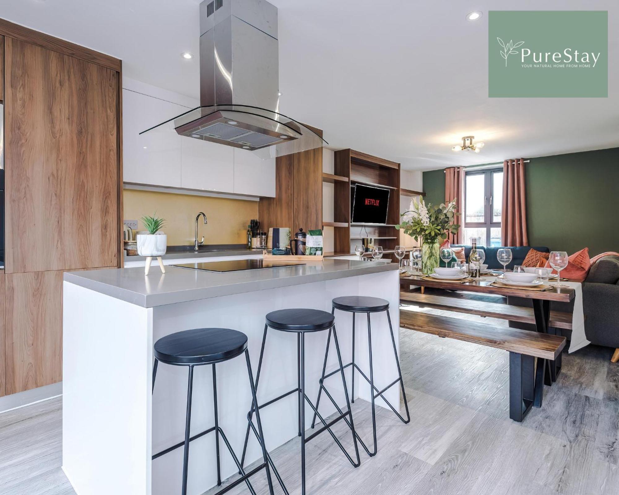 Stunning Five Bedroom Manchester House With Free Parking By Purestay Short Lets & Serviced Accommodation Εξωτερικό φωτογραφία