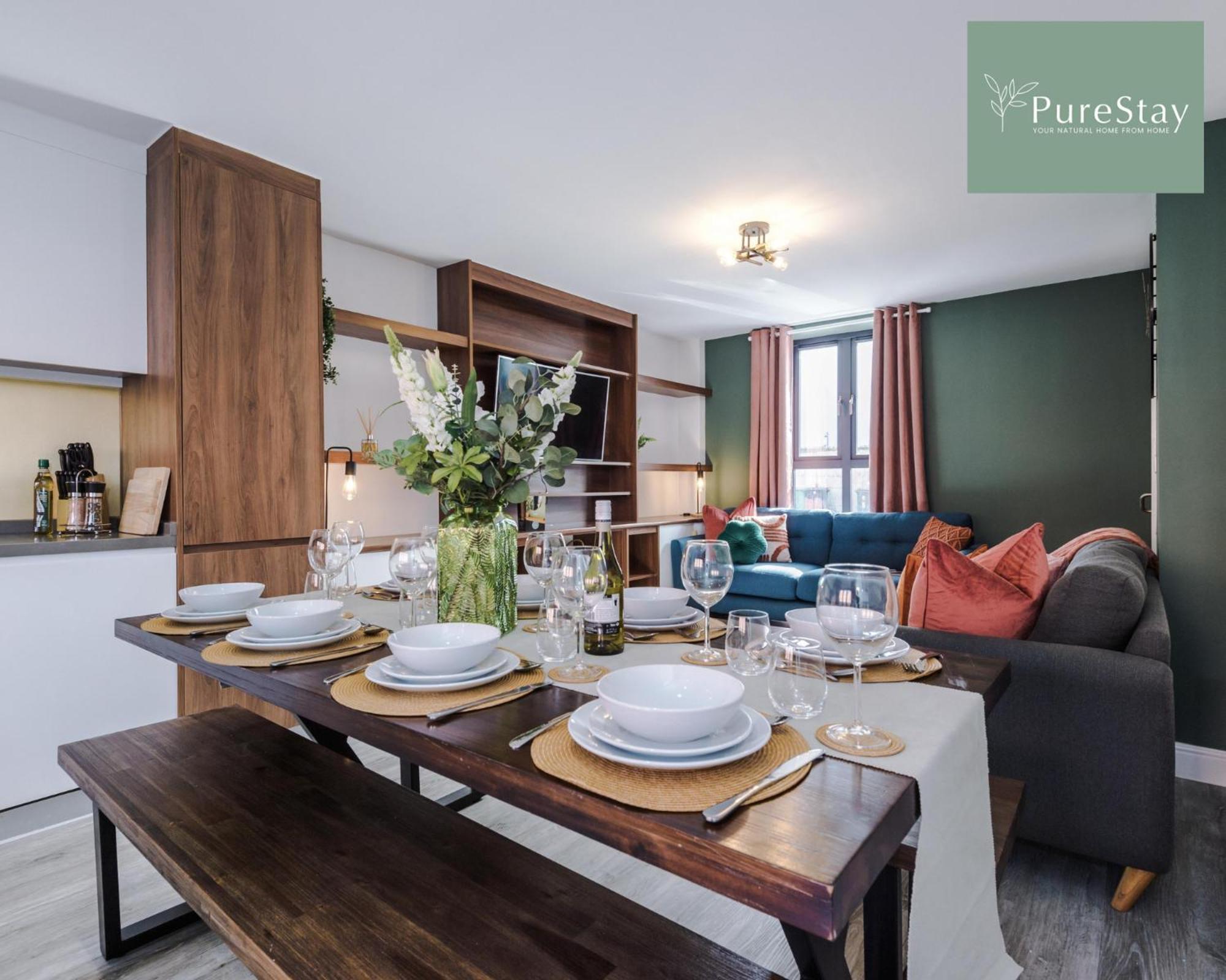 Stunning Five Bedroom Manchester House With Free Parking By Purestay Short Lets & Serviced Accommodation Εξωτερικό φωτογραφία