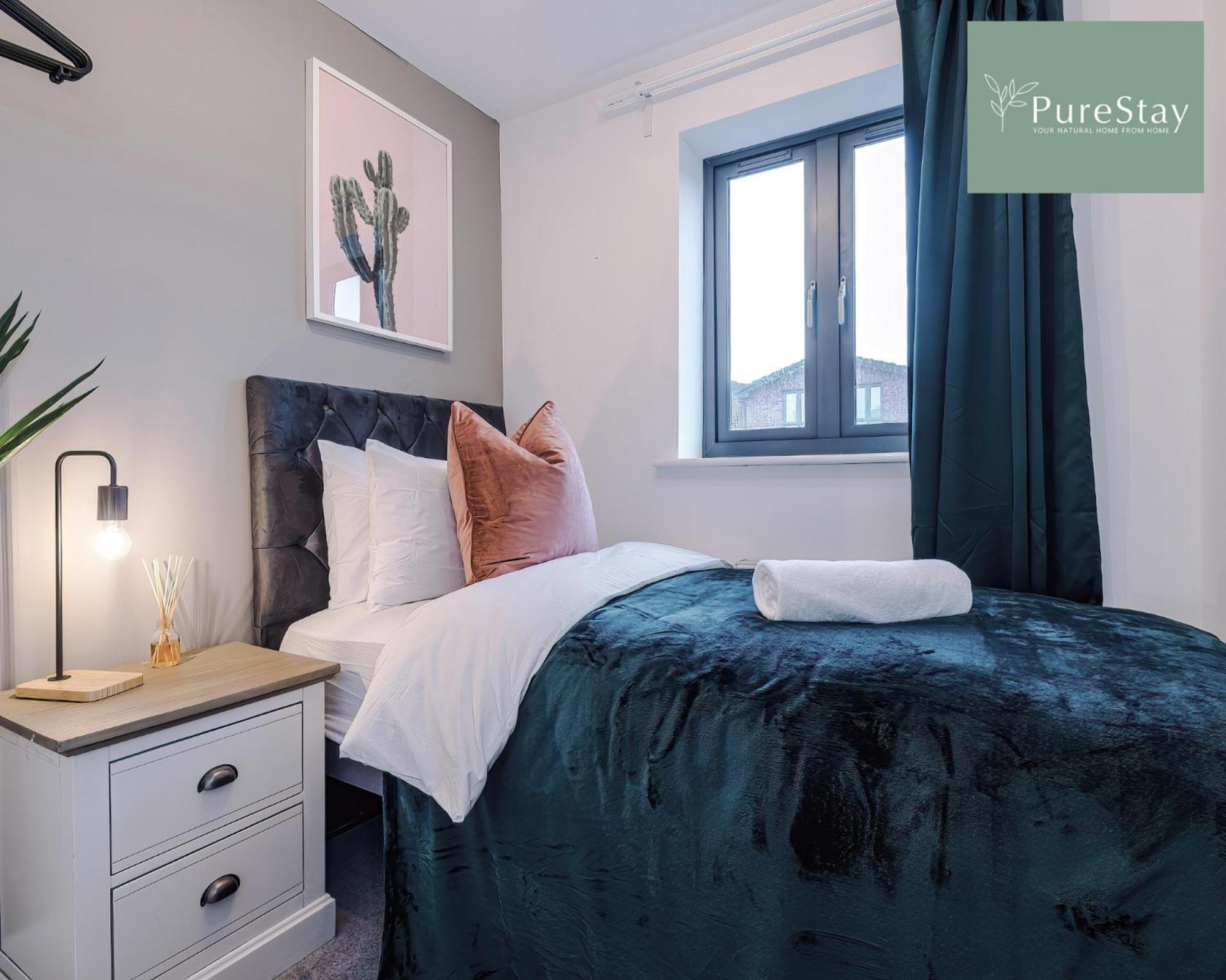 Stunning Five Bedroom Manchester House With Free Parking By Purestay Short Lets & Serviced Accommodation Εξωτερικό φωτογραφία